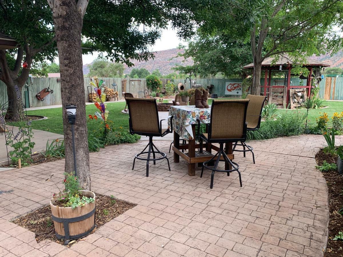 Zion'S Backyard Bed And Breakfast Colorado City Kültér fotó
